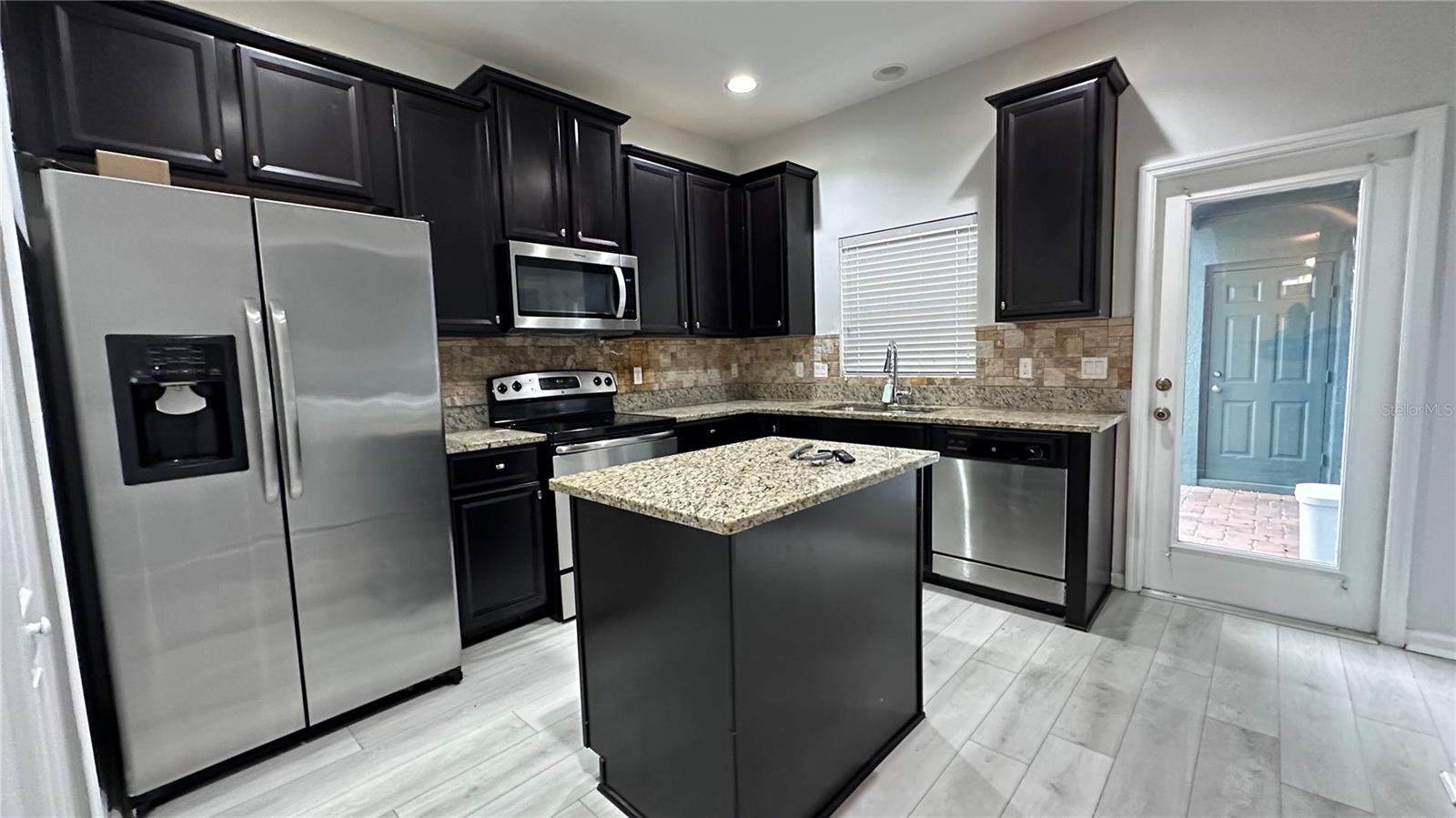 552 JUNIPER SPRINGS DR, GROVELAND, FL, 34736