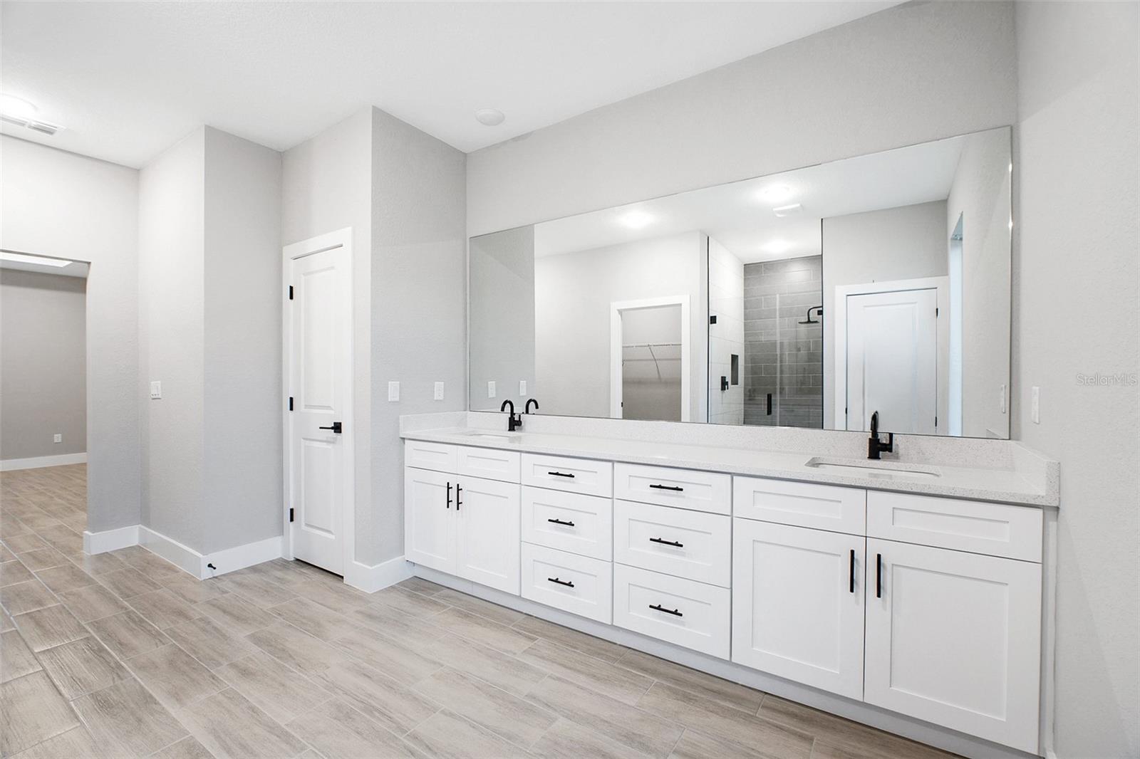 24510 KINGSWAY CIR, PUNTA GORDA, FL, 33983