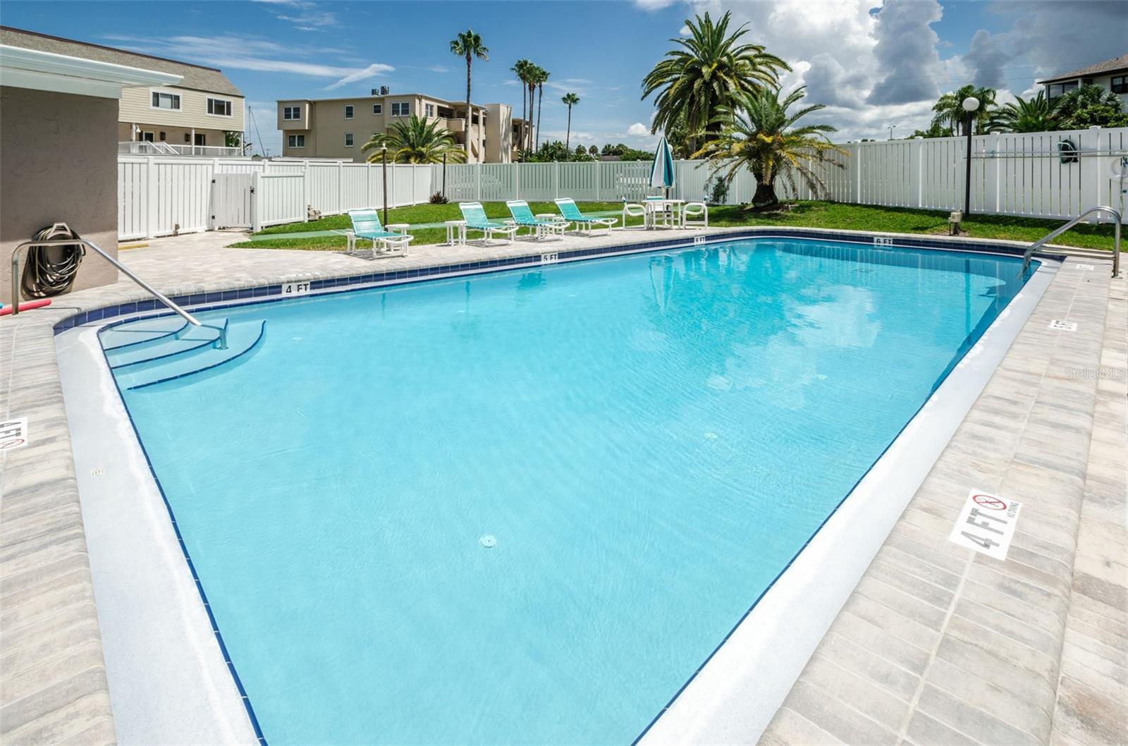 433 S PAULA DR #17, DUNEDIN, FL, 34698