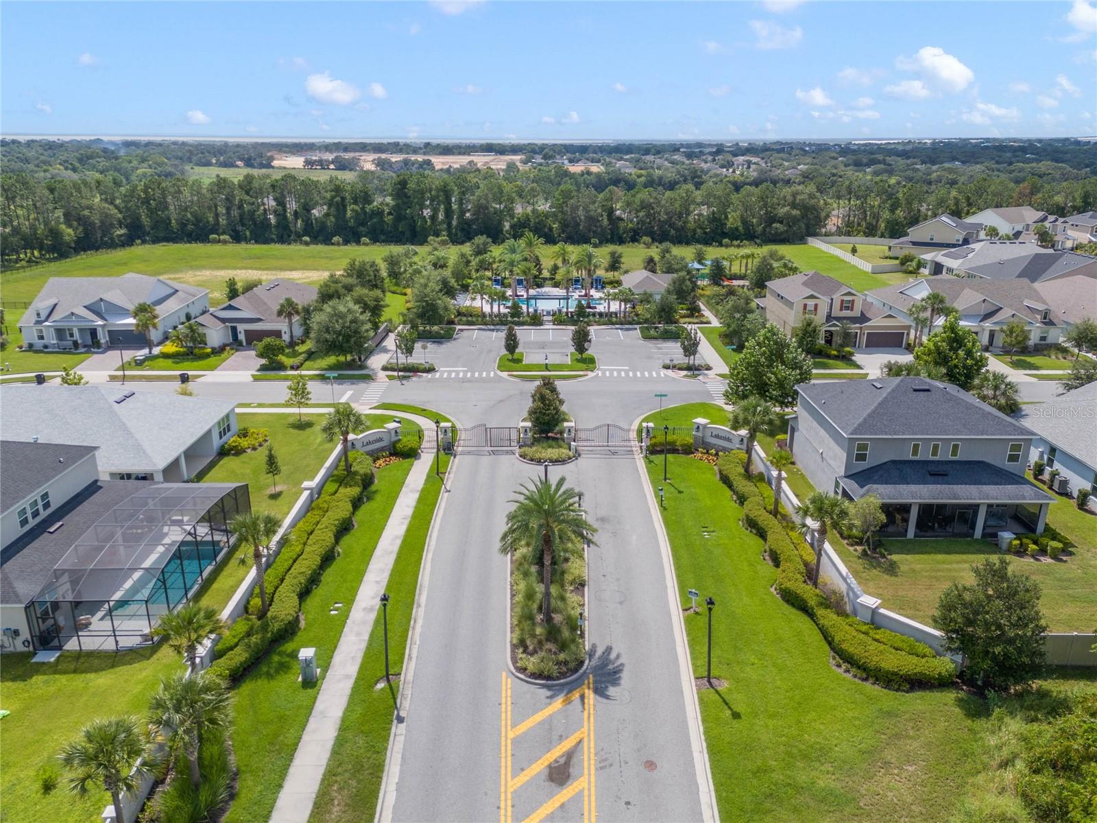1020 LAKESIDE ESTATES DR, APOPKA, FL, 32703
