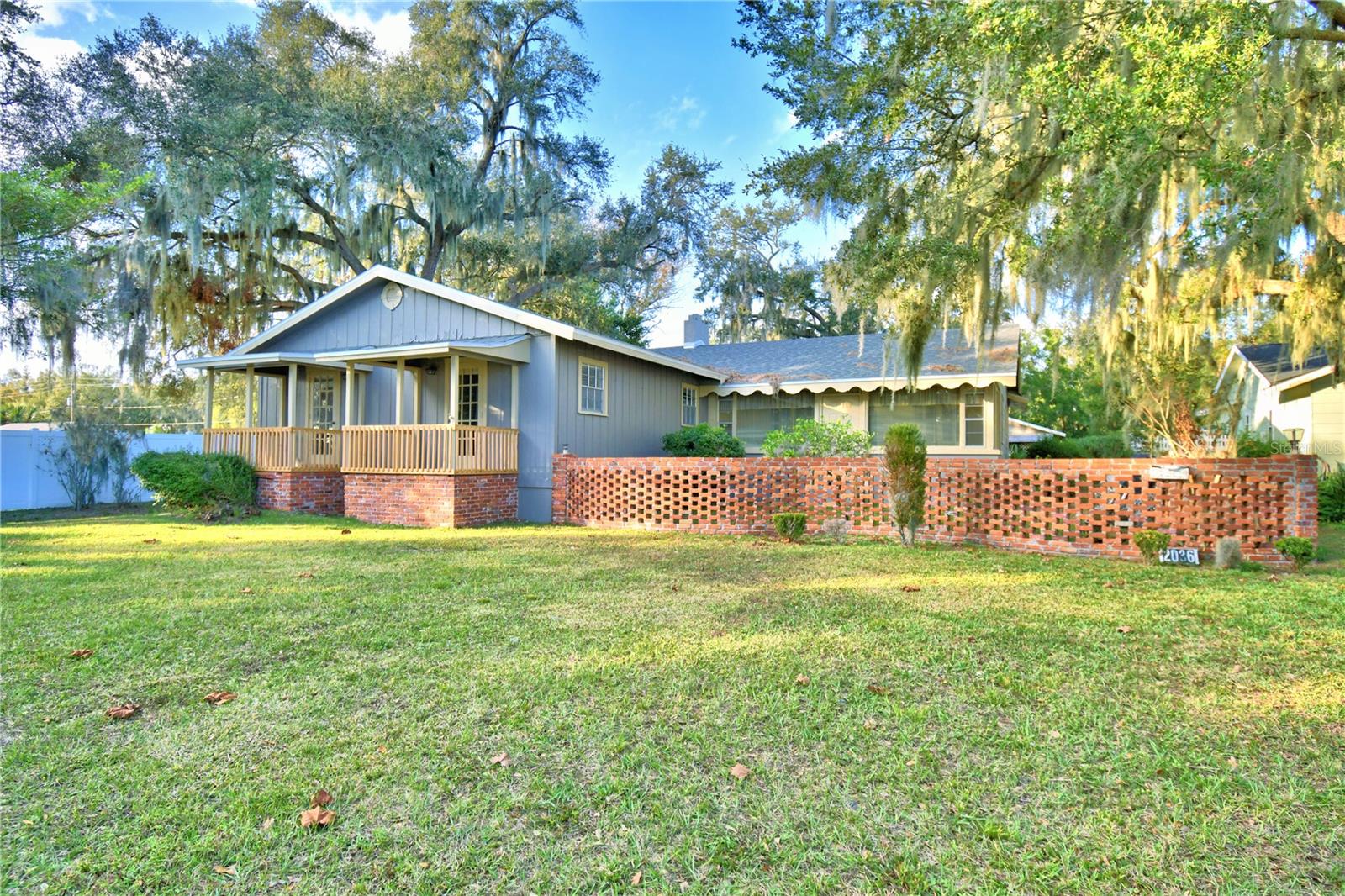 2036 LAKE ARIANA BLVD, AUBURNDALE, FL, 33823