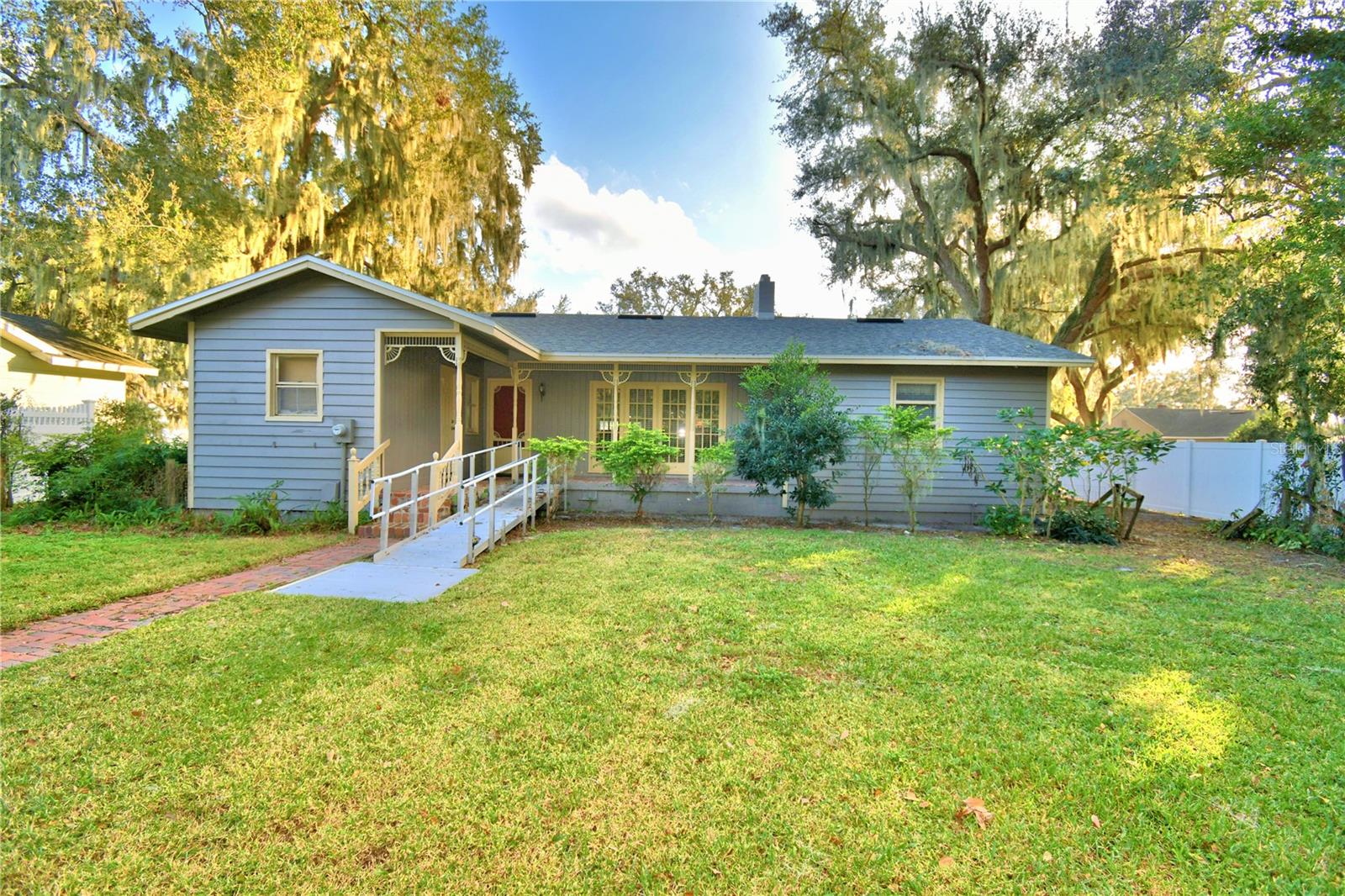 2036 LAKE ARIANA BLVD, AUBURNDALE, FL, 33823