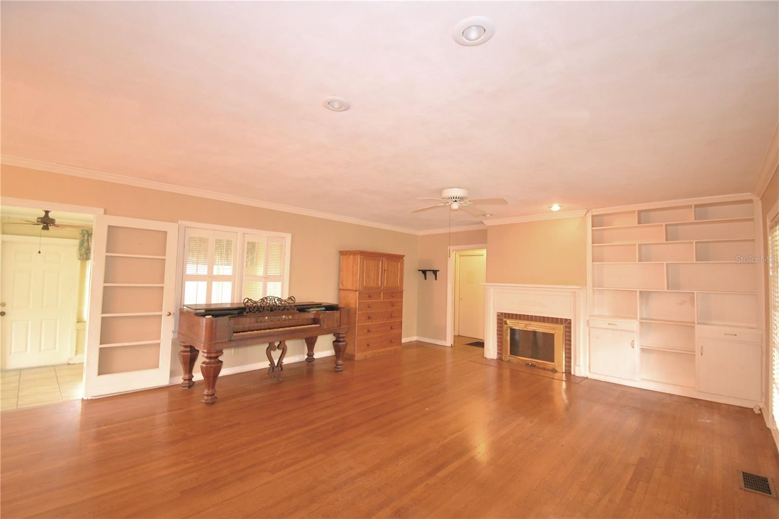 2036 LAKE ARIANA BLVD, AUBURNDALE, FL, 33823