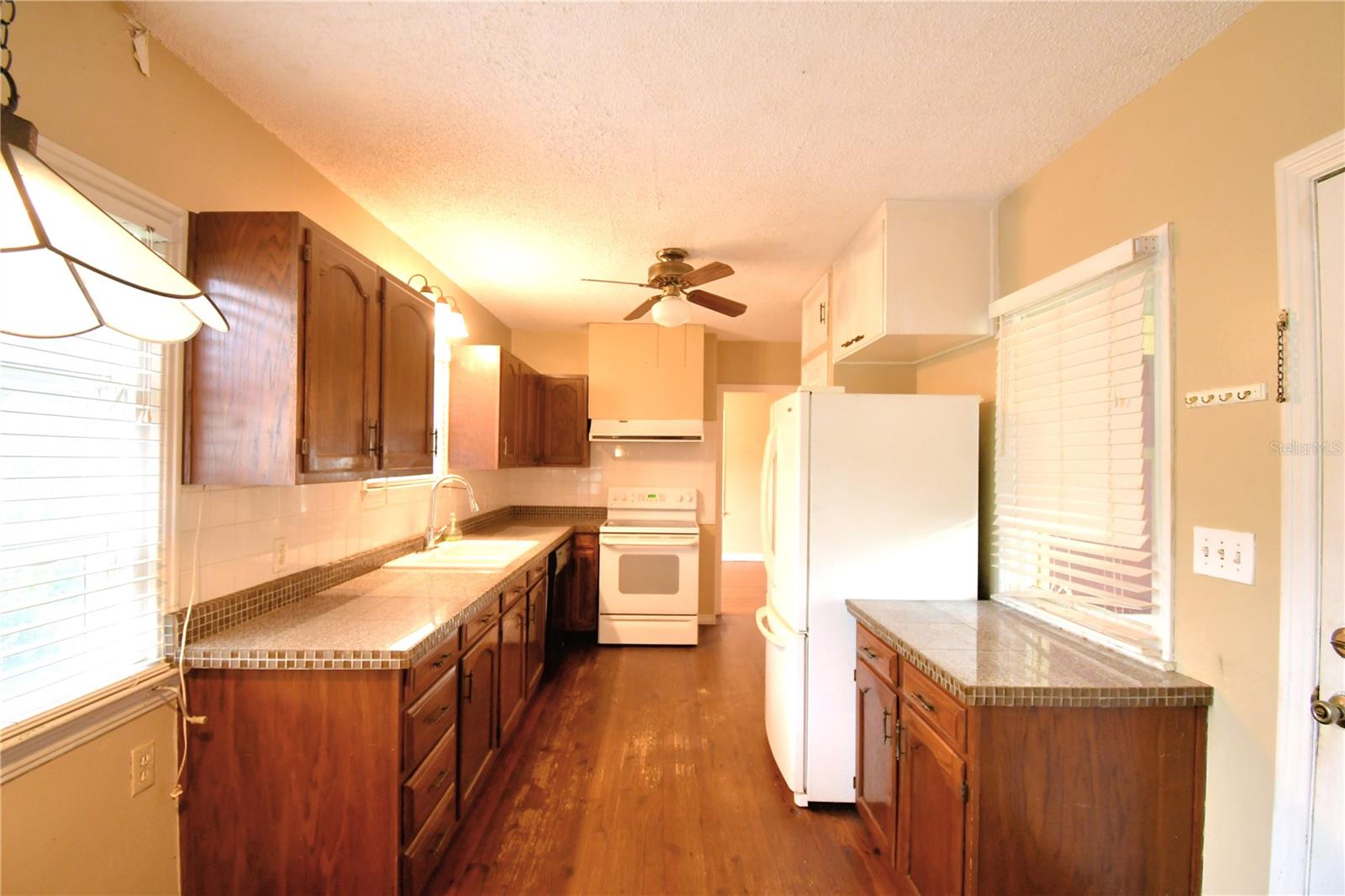 2036 LAKE ARIANA BLVD, AUBURNDALE, FL, 33823