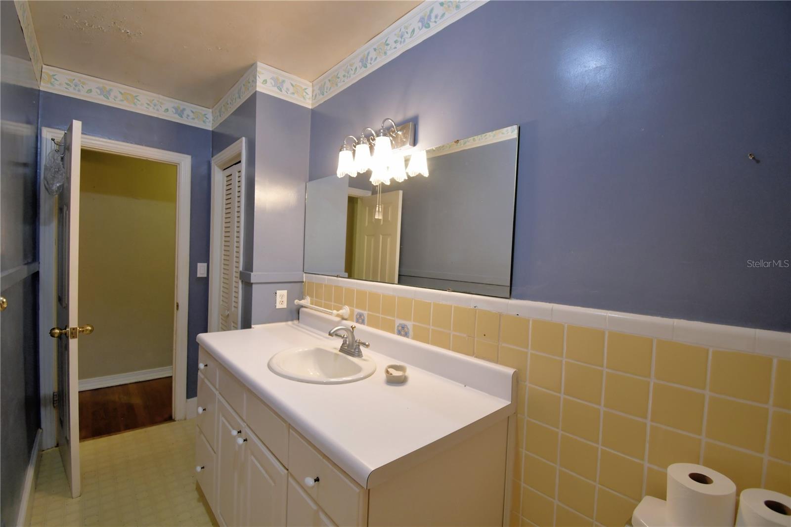 2036 LAKE ARIANA BLVD, AUBURNDALE, FL, 33823