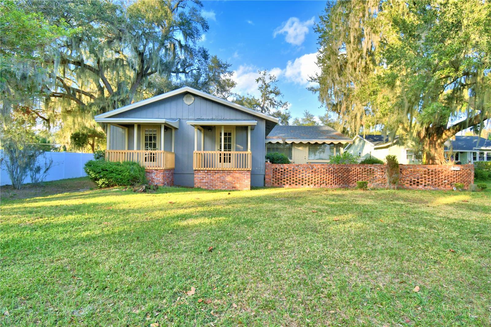 2036 LAKE ARIANA BLVD, AUBURNDALE, FL, 33823