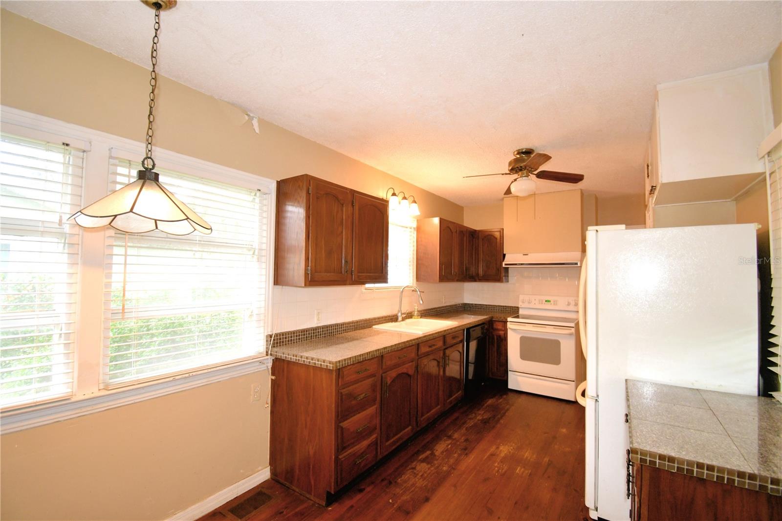 2036 LAKE ARIANA BLVD, AUBURNDALE, FL, 33823