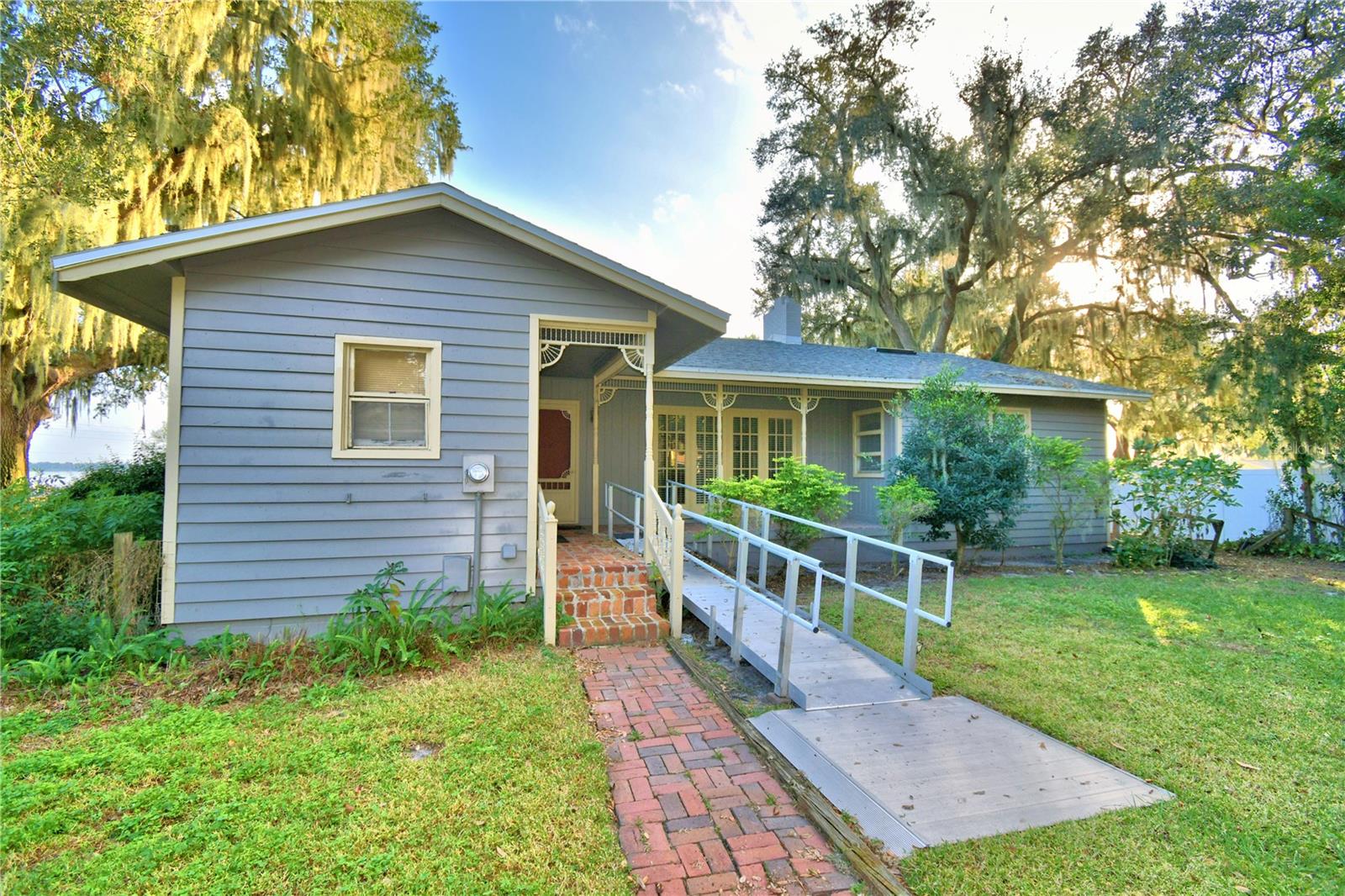 2036 LAKE ARIANA BLVD, AUBURNDALE, FL, 33823