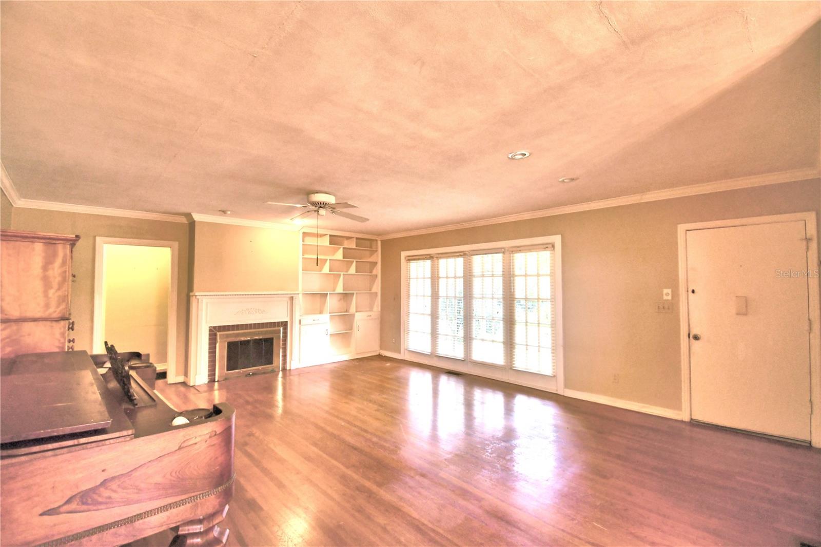 2036 LAKE ARIANA BLVD, AUBURNDALE, FL, 33823