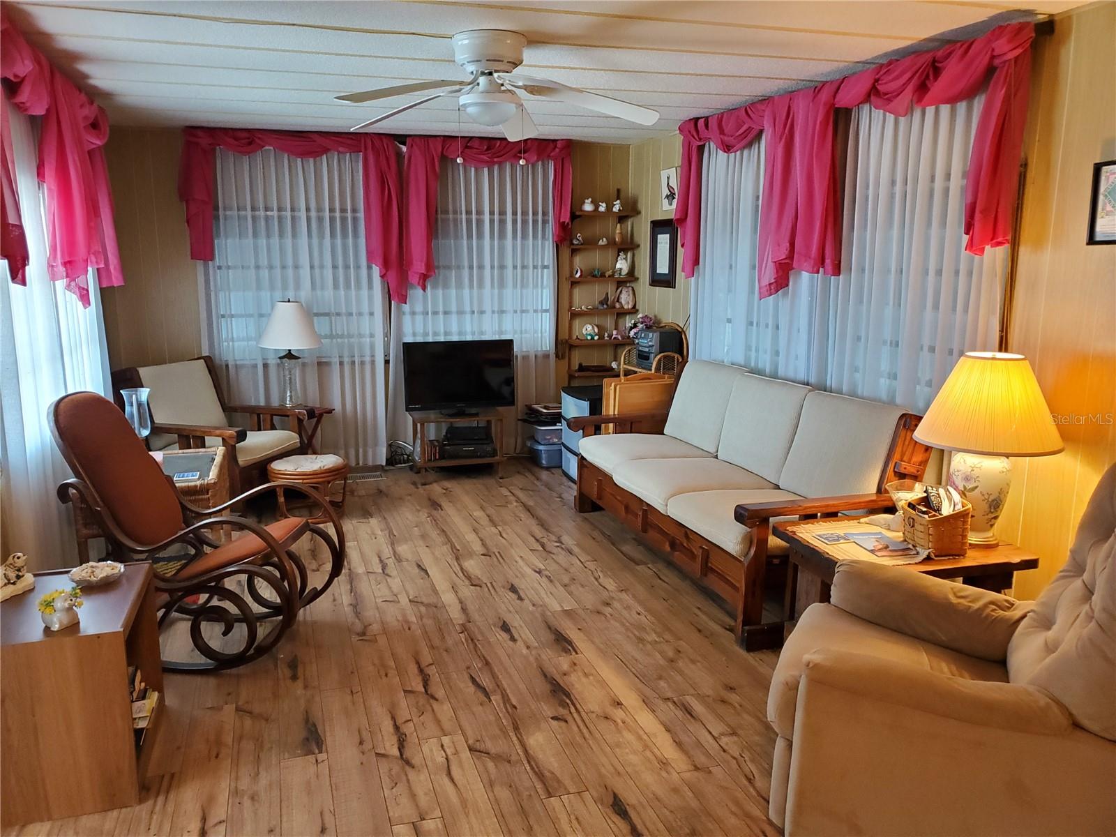 A4633805 Property Photo