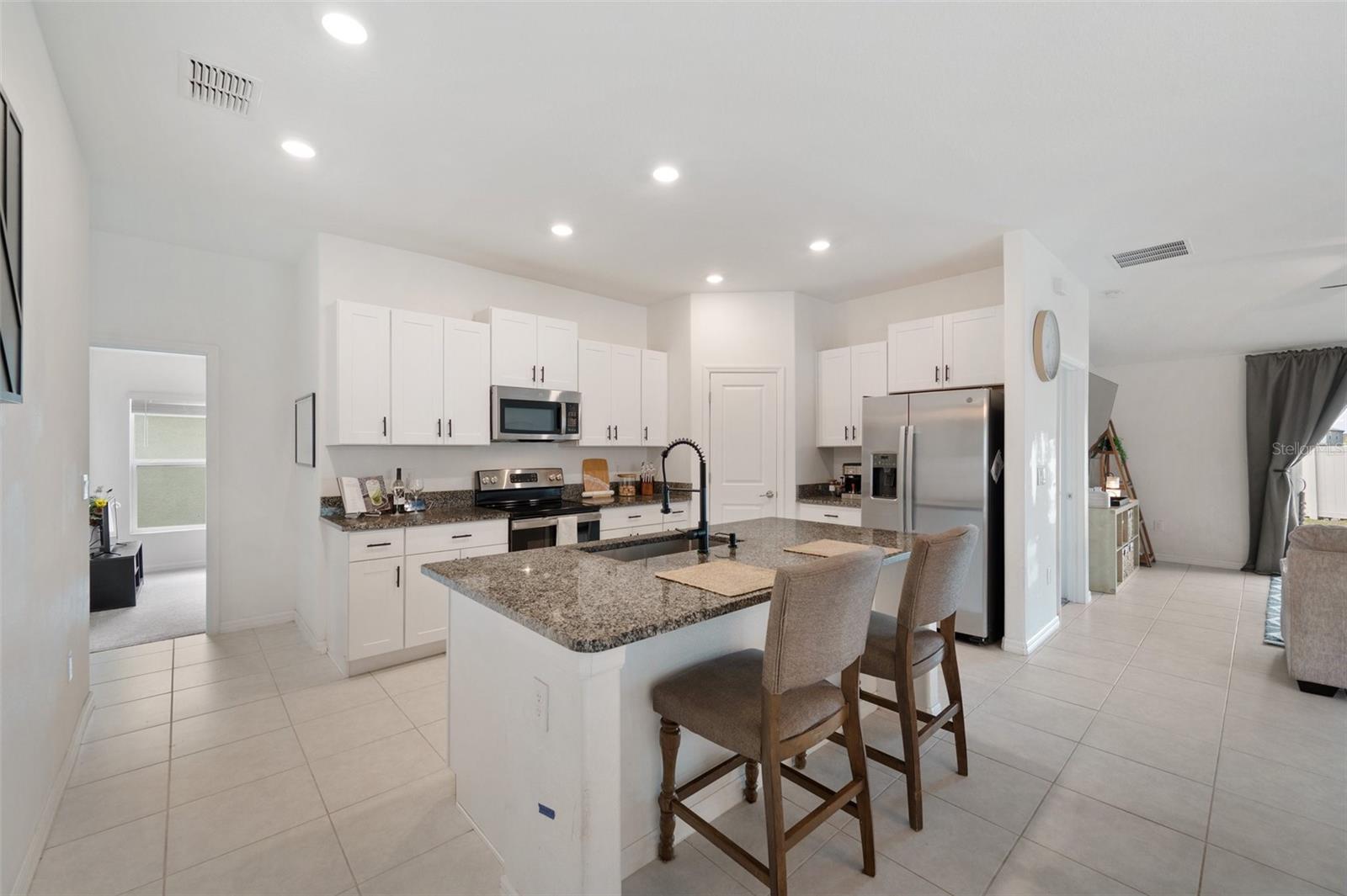 5493 BLUE AZURE DR, WIMAUMA, FL, 33598