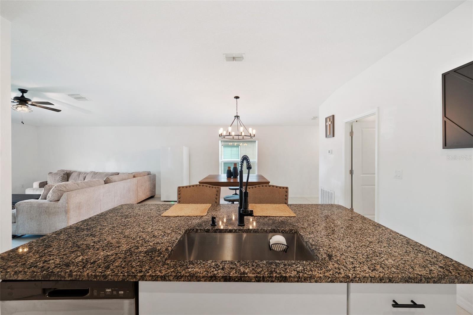 5493 BLUE AZURE DR, WIMAUMA, FL, 33598