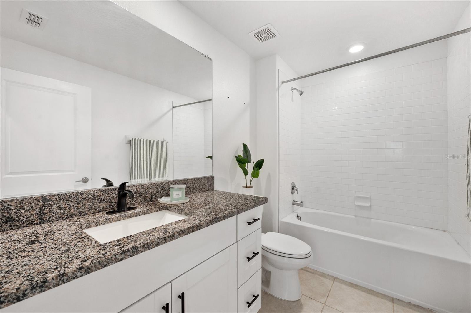 5493 BLUE AZURE DR, WIMAUMA, FL, 33598