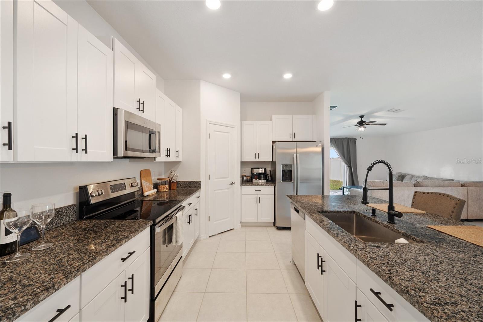5493 BLUE AZURE DR, WIMAUMA, FL, 33598
