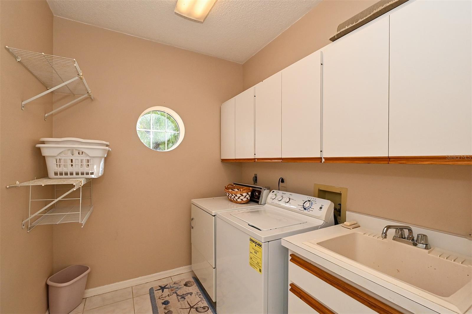 3866 SURREY CT, SARASOTA, FL, 34235