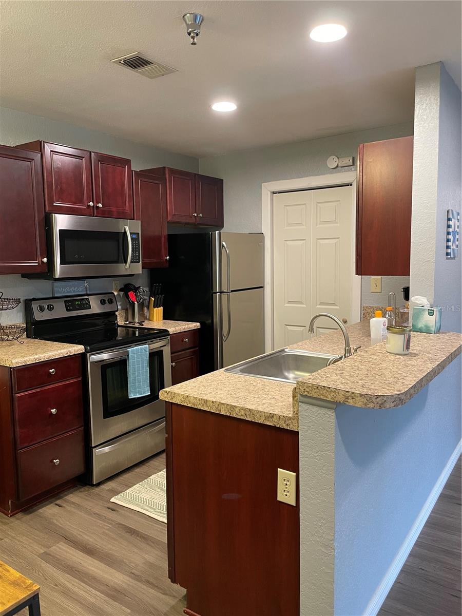 10265 GANDY BLVD N #1001, ST PETERSBURG, FL, 33702