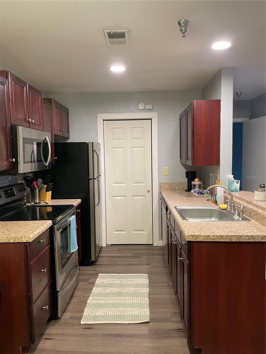 10265 GANDY BLVD N #1001, ST PETERSBURG, FL, 33702