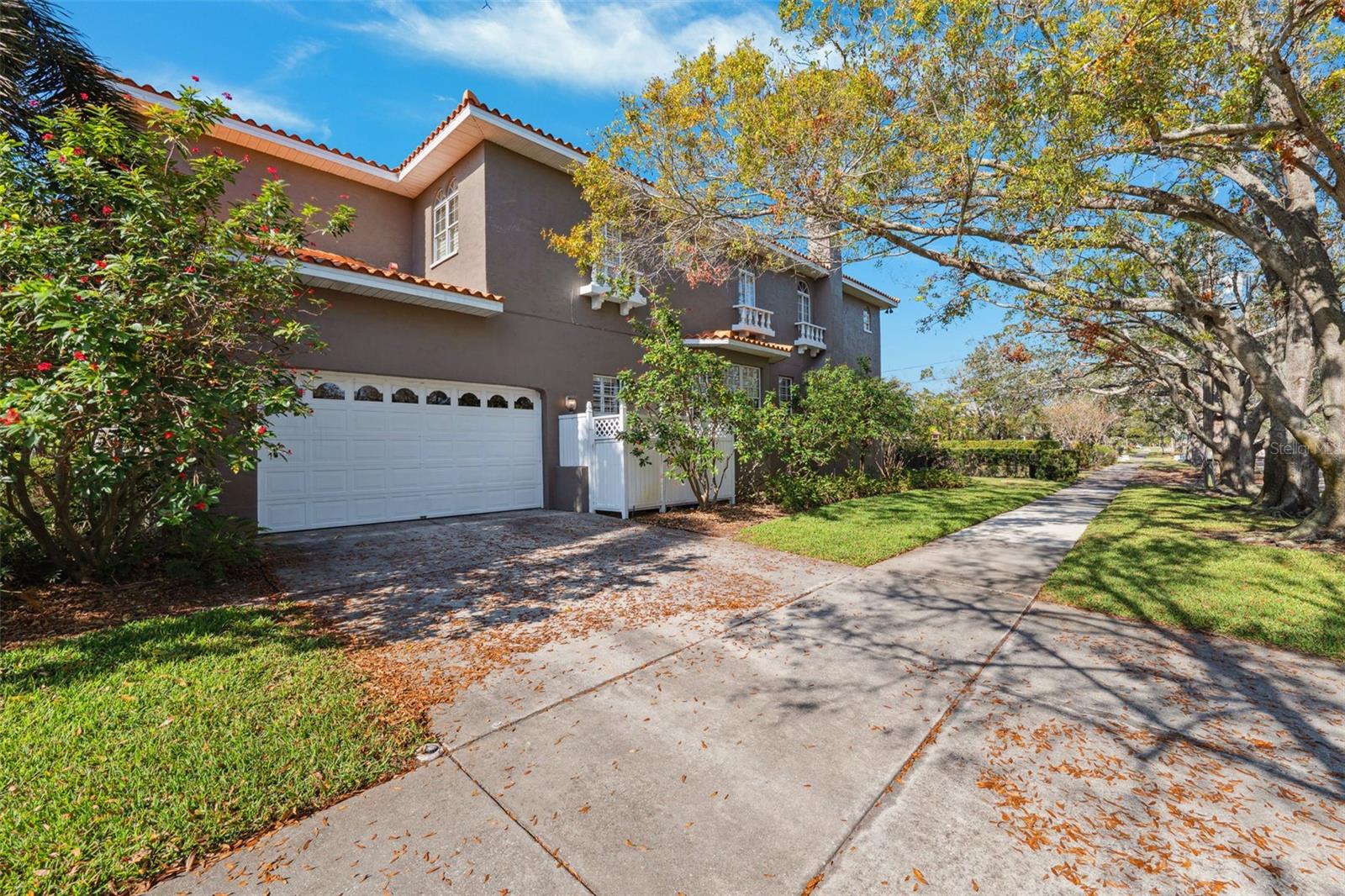 1388 BRIGHTWATERS BLVD NE, ST PETERSBURG, FL, 33704