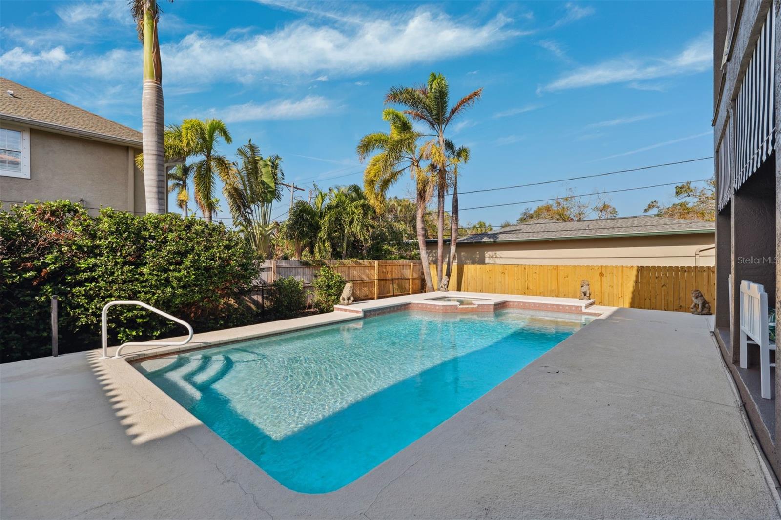 1388 BRIGHTWATERS BLVD NE, ST PETERSBURG, FL, 33704