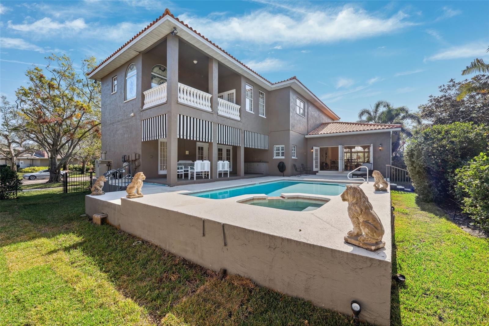 1388 BRIGHTWATERS BLVD NE, ST PETERSBURG, FL, 33704