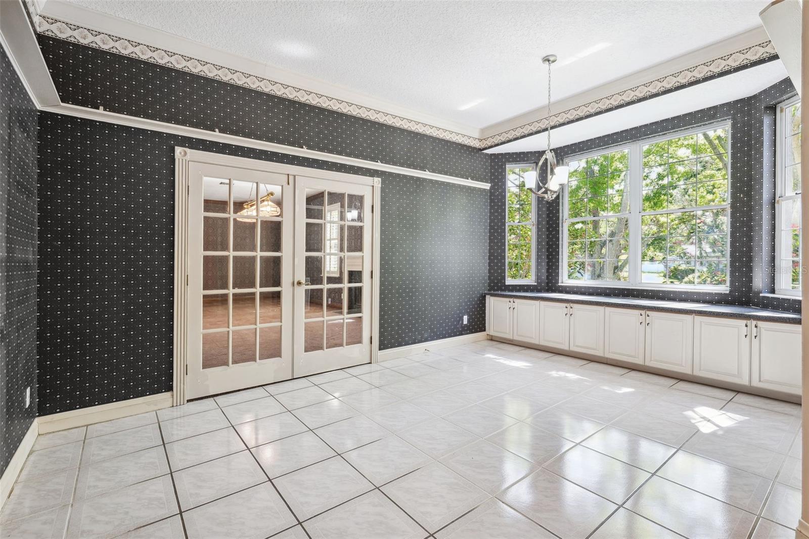 1388 BRIGHTWATERS BLVD NE, ST PETERSBURG, FL, 33704