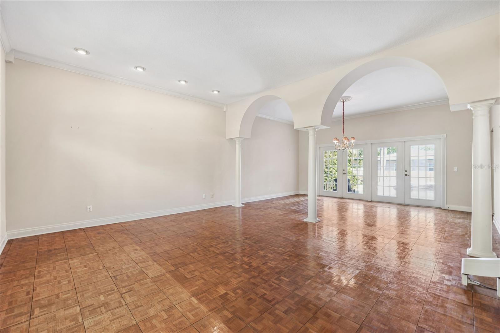 1388 BRIGHTWATERS BLVD NE, ST PETERSBURG, FL, 33704
