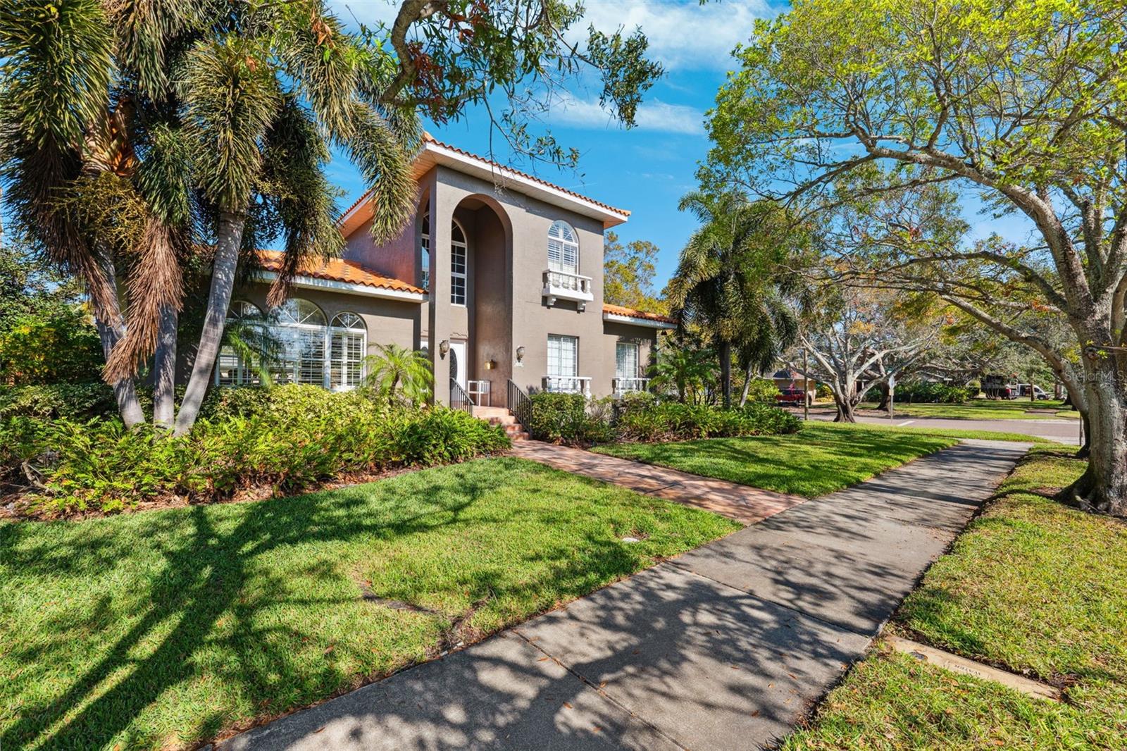 1388 BRIGHTWATERS BLVD NE, ST PETERSBURG, FL, 33704