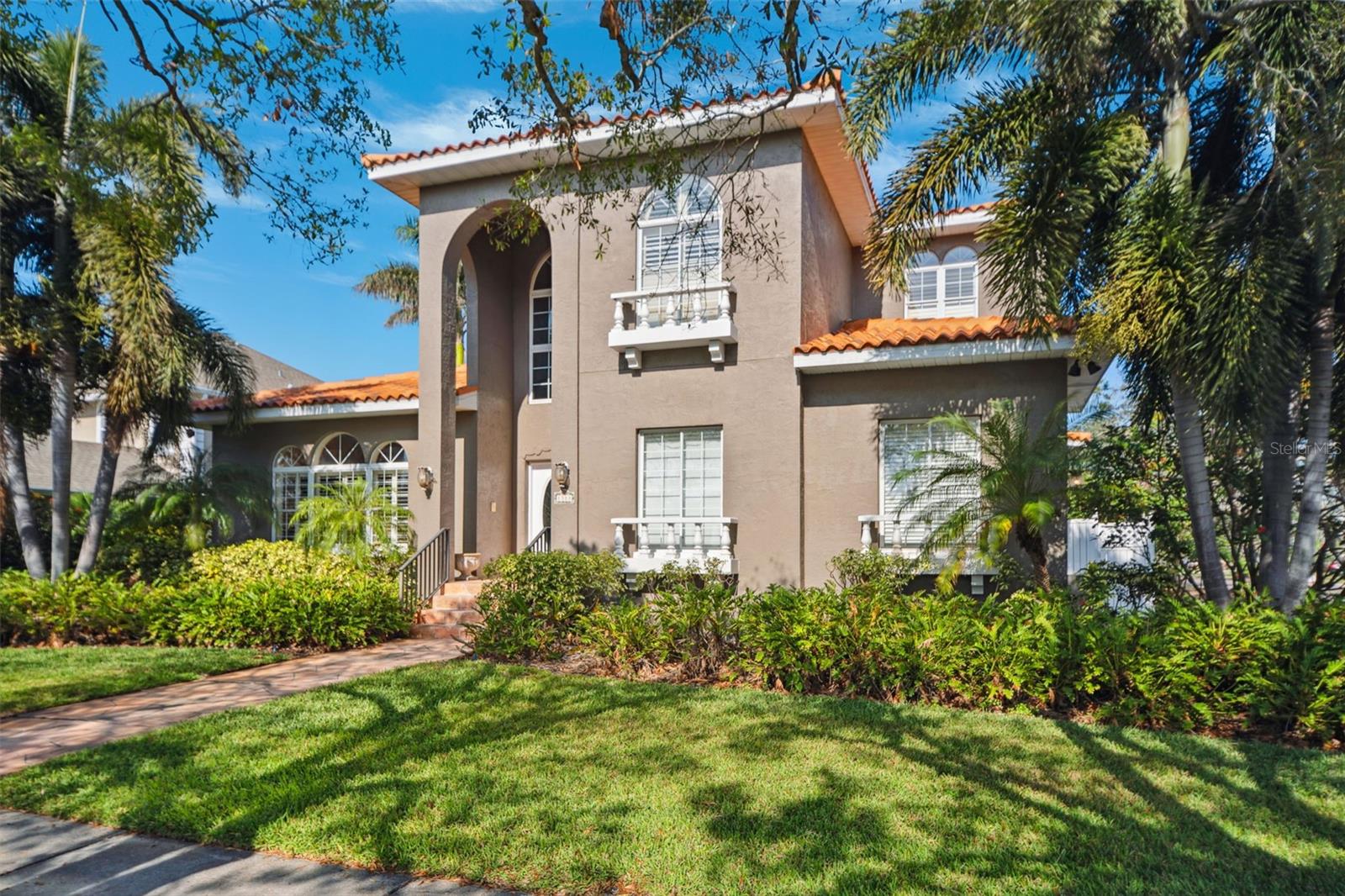 1388 BRIGHTWATERS BLVD NE, ST PETERSBURG, FL, 33704