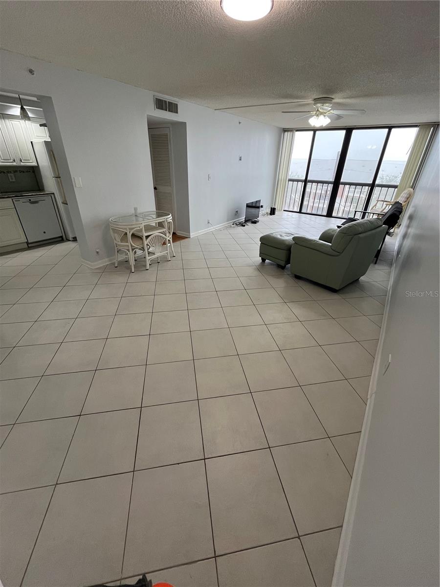 255 DOLPHIN PT #414, CLEARWATER BEACH, FL, 33767