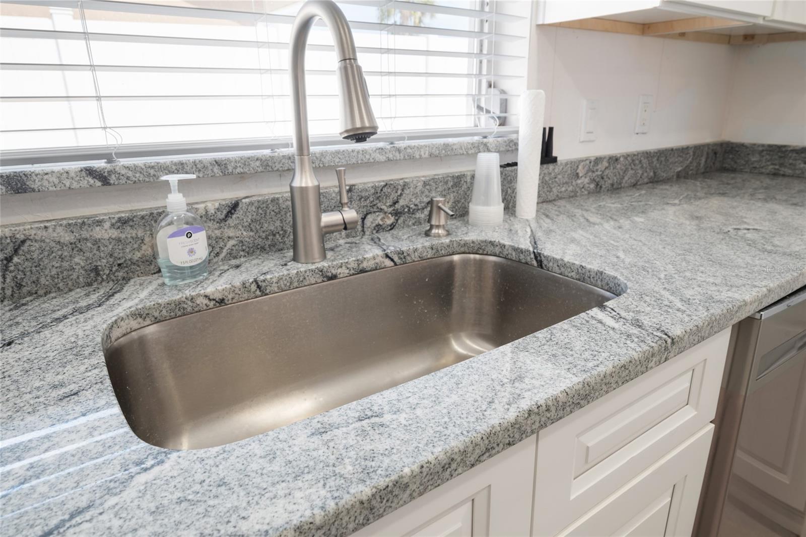 8026 BARBERRY DR, PORT RICHEY, FL, 34668