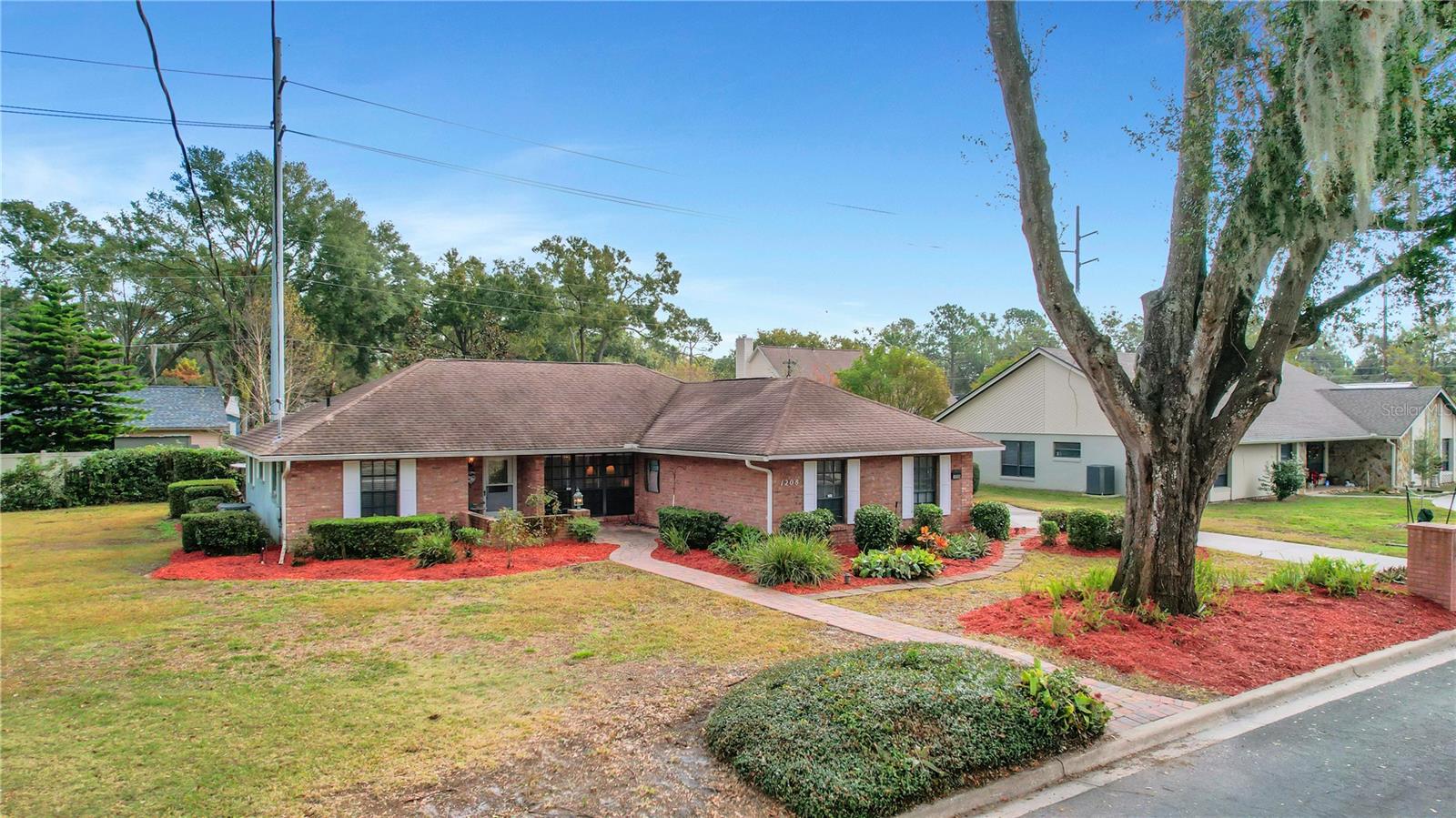 1208 HILLTOP DR, MOUNT DORA, FL, 32757