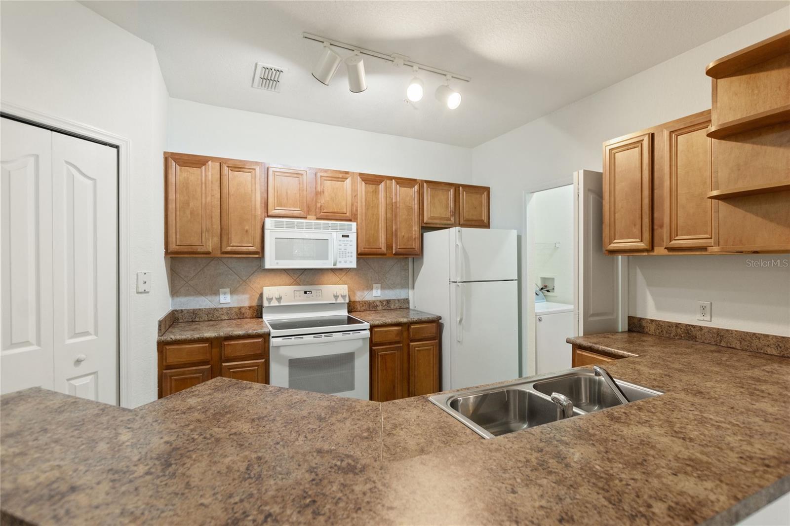 6177 METROWEST BLVD #202, ORLANDO, FL, 32835