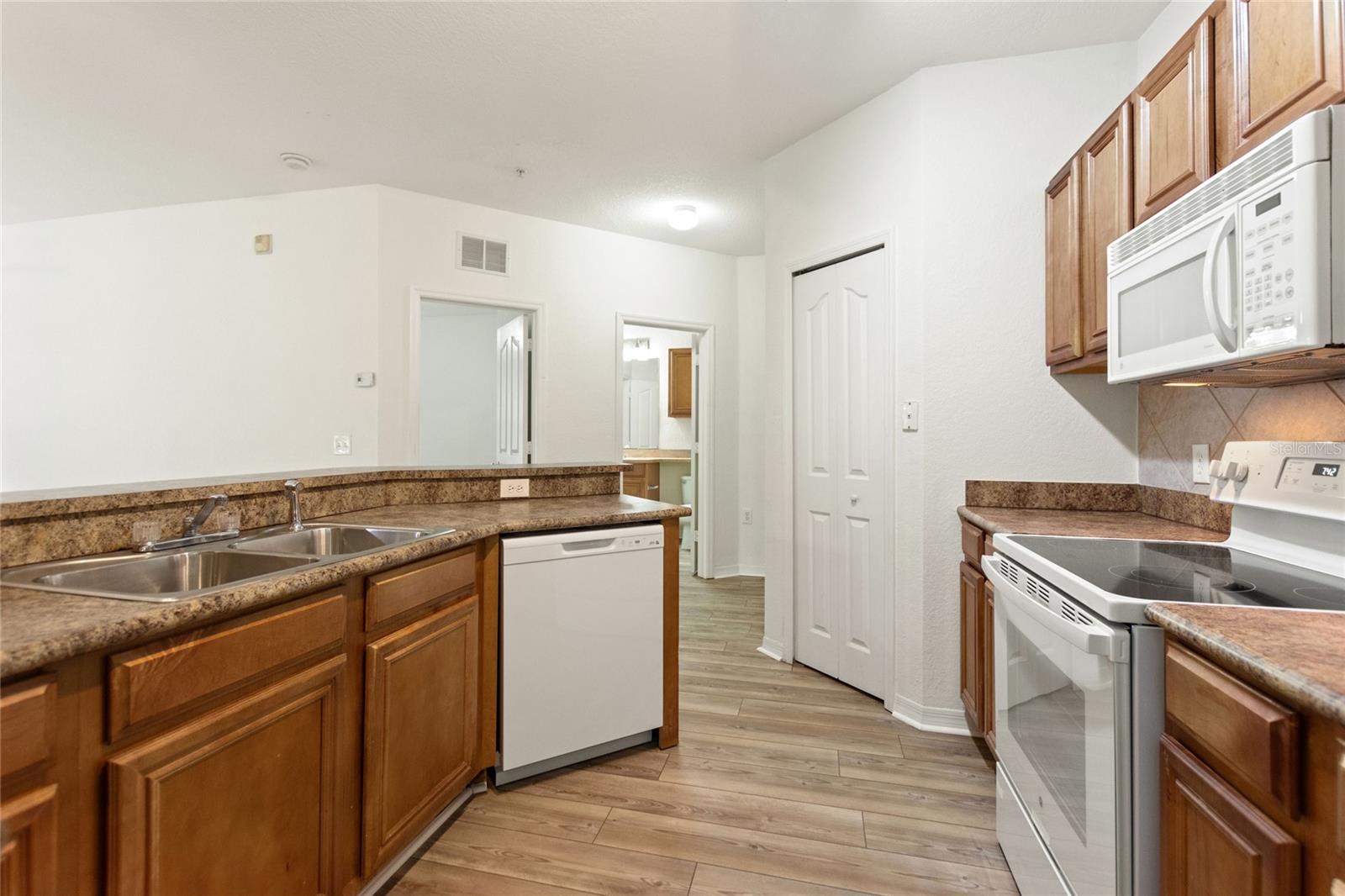 6177 METROWEST BLVD #202, ORLANDO, FL, 32835