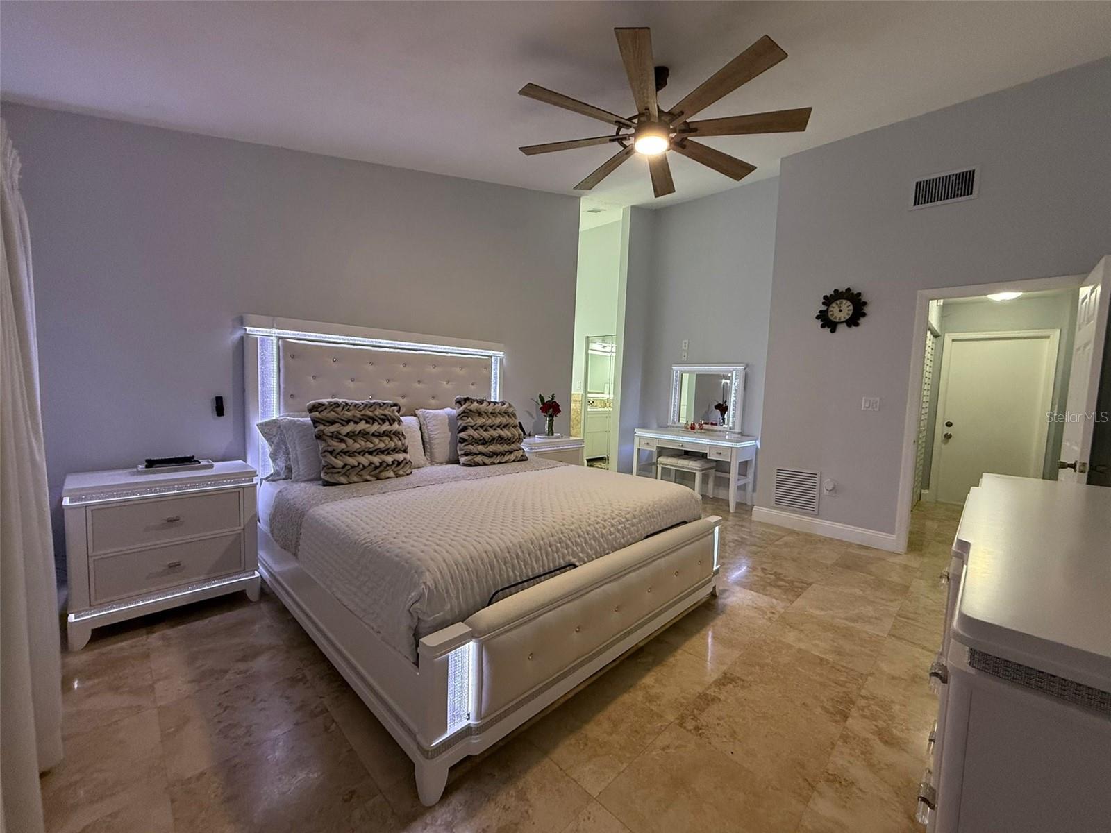 8914 NW 187TH ST, HIALEAH, FL, 33018