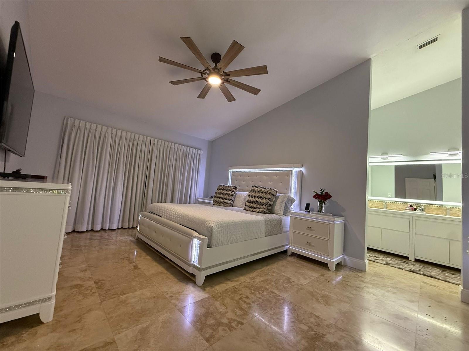 8914 NW 187TH ST, HIALEAH, FL, 33018