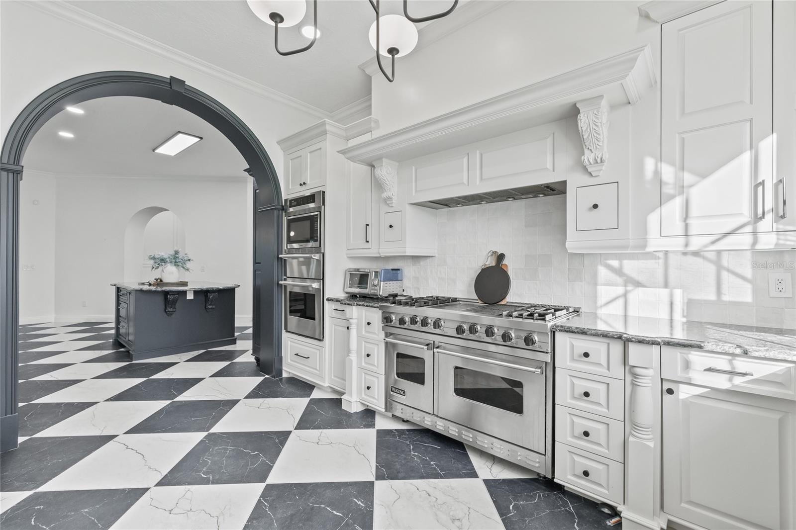10411 PINE AVE, RIVERVIEW, FL, 33578