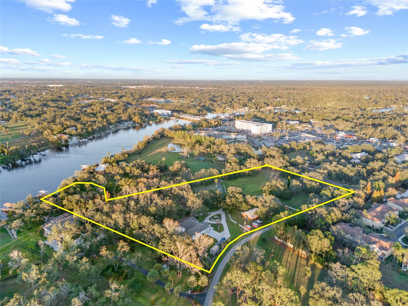 10411 PINE AVE, RIVERVIEW, FL, 33578