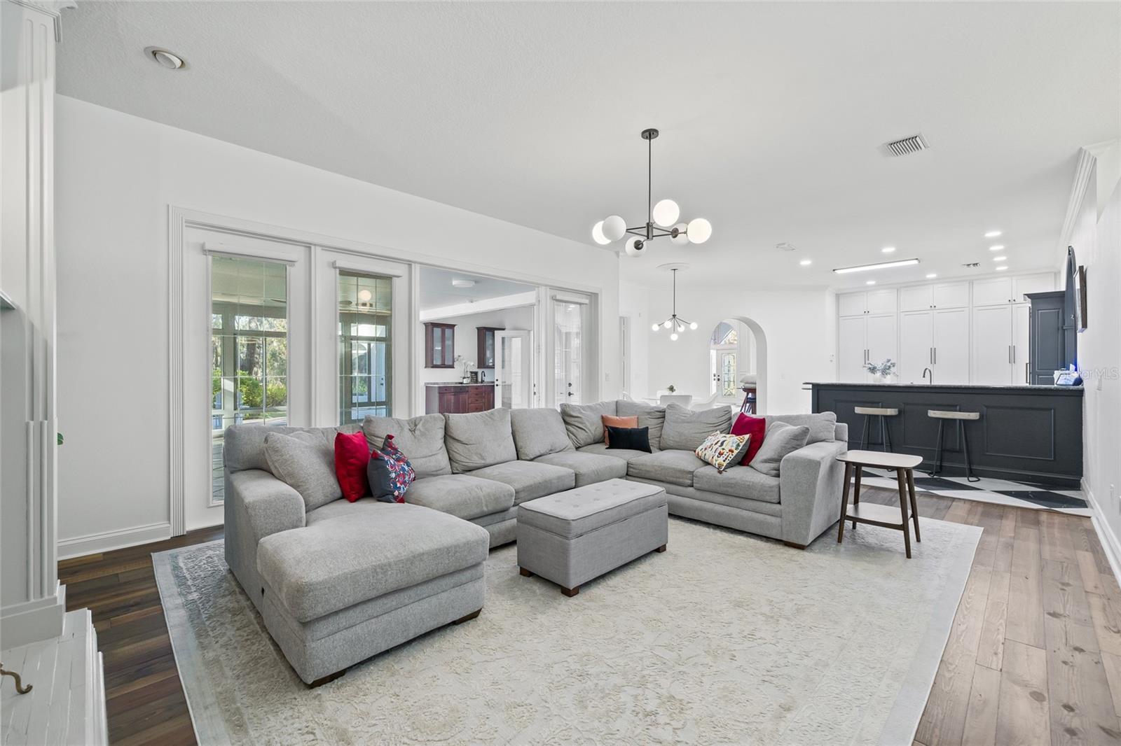 10411 PINE AVE, RIVERVIEW, FL, 33578