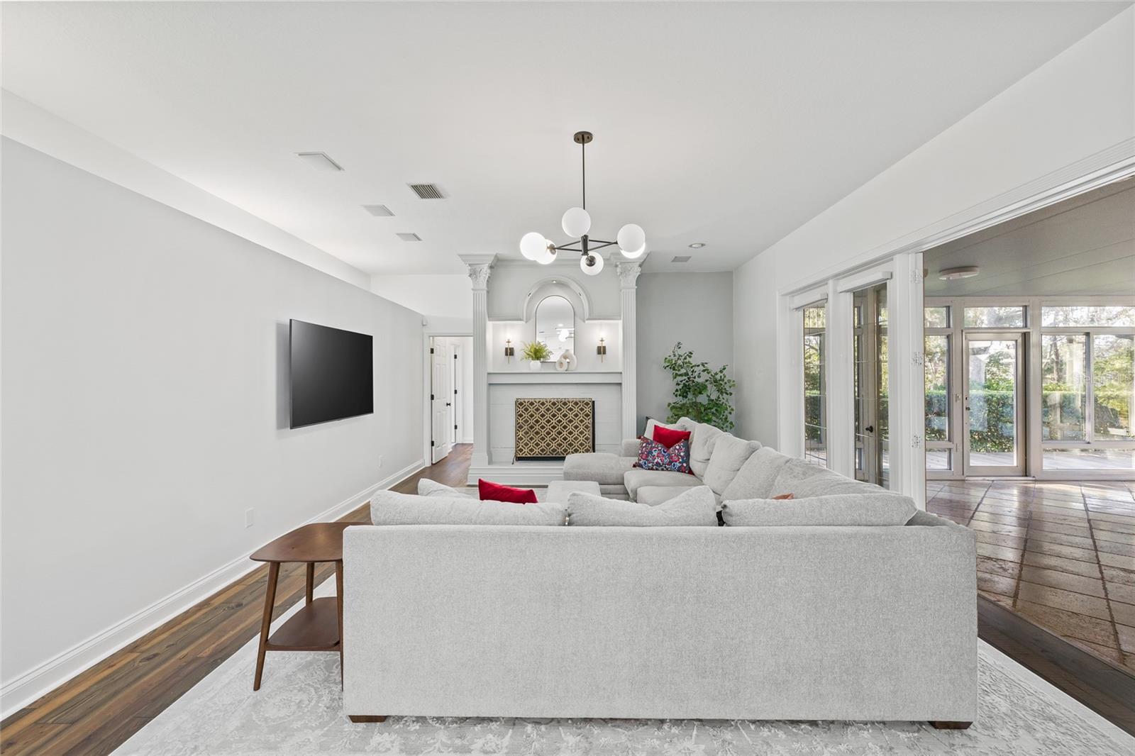 10411 PINE AVE, RIVERVIEW, FL, 33578