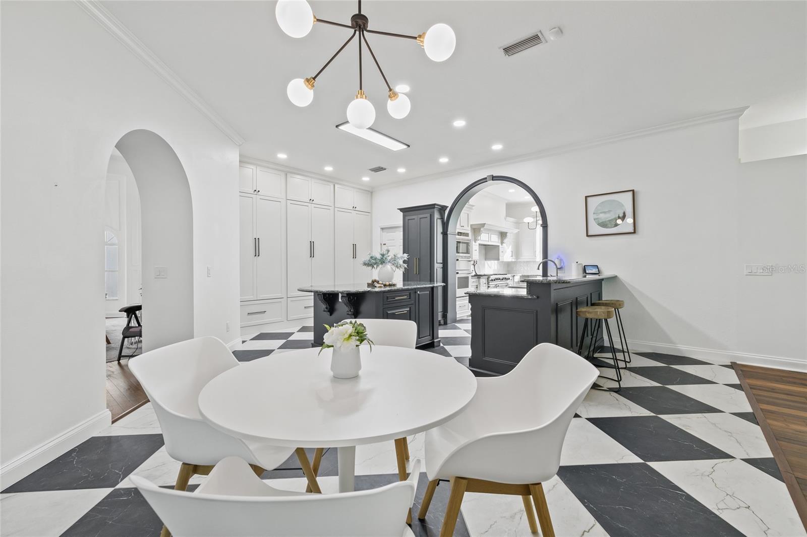 10411 PINE AVE, RIVERVIEW, FL, 33578
