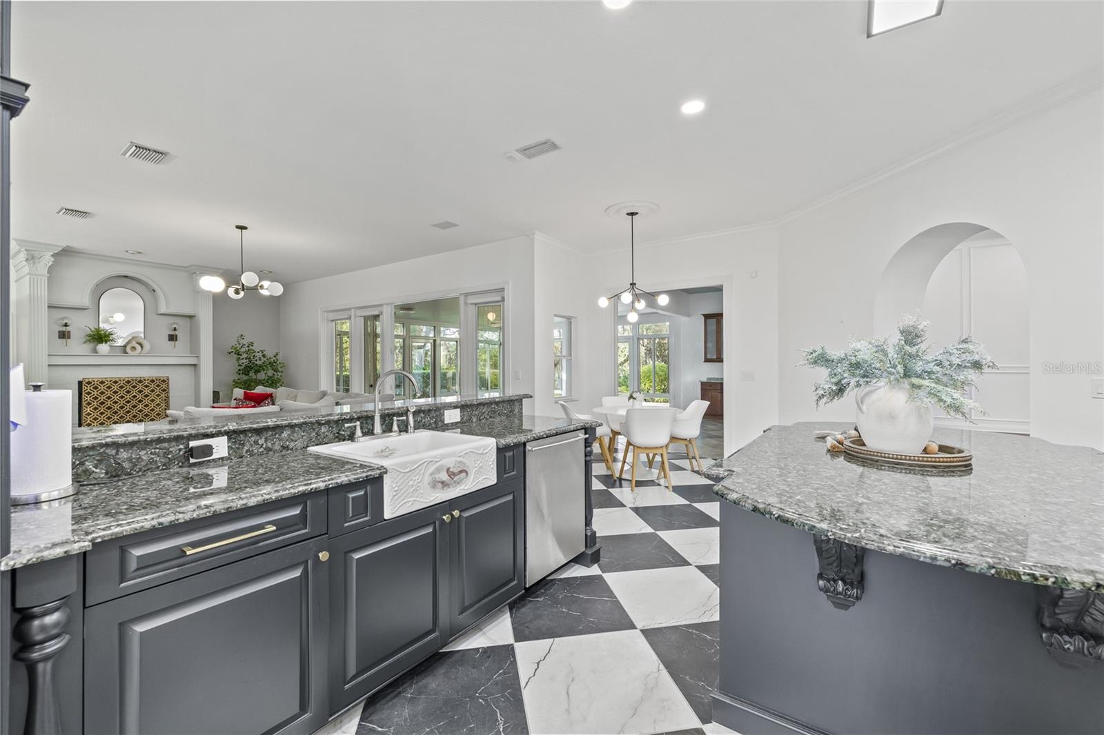 10411 PINE AVE, RIVERVIEW, FL, 33578