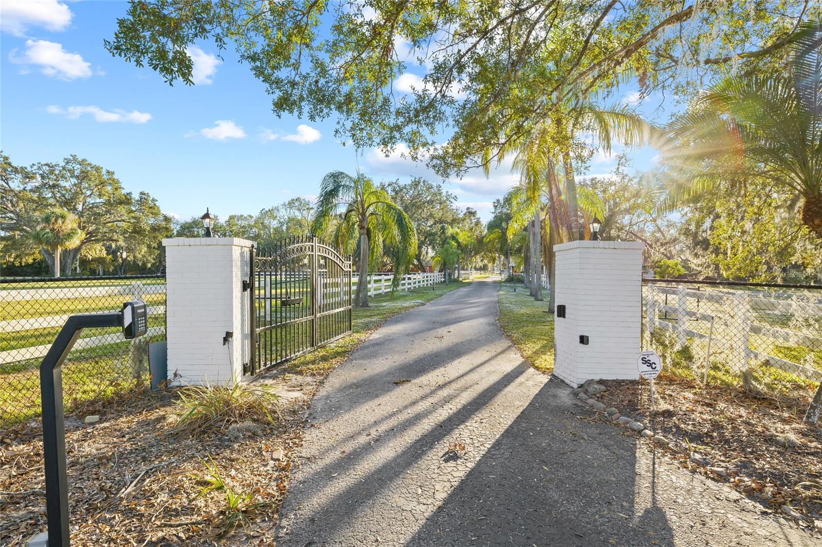 10411 PINE AVE, RIVERVIEW, FL, 33578