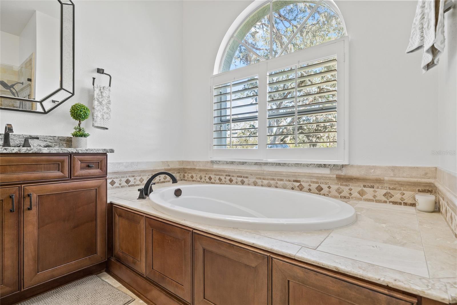 10411 PINE AVE, RIVERVIEW, FL, 33578