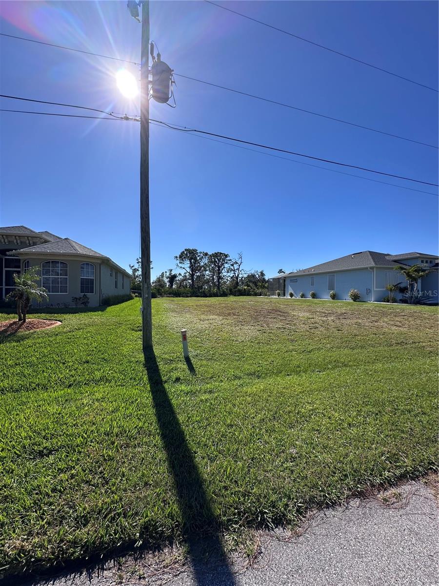 111 FLOWER RD, ROTONDA WEST, FL, 33947