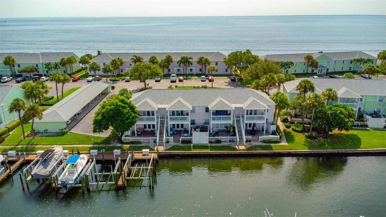 4827 COQUINA KEY DR SE #B, ST PETERSBURG, FL, 33705