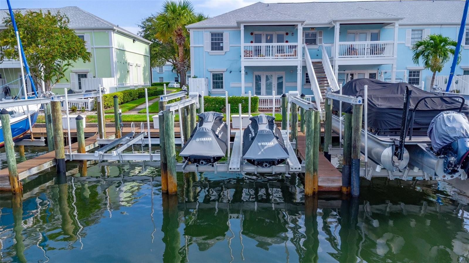 4827 COQUINA KEY DR SE #B, ST PETERSBURG, FL, 33705