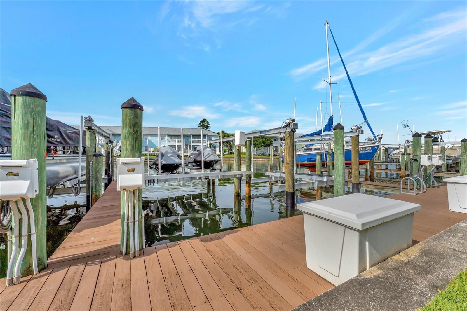 4827 COQUINA KEY DR SE #B, ST PETERSBURG, FL, 33705