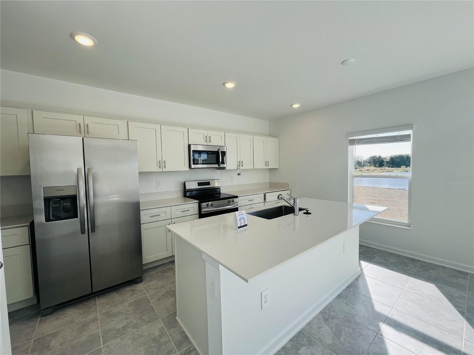 1245 DEEPWATER CIR, EAGLE LAKE, FL, 33839