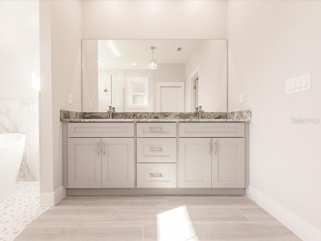 14422 CHAMBERLAIN BLVD, PORT CHARLOTTE, FL, 33953