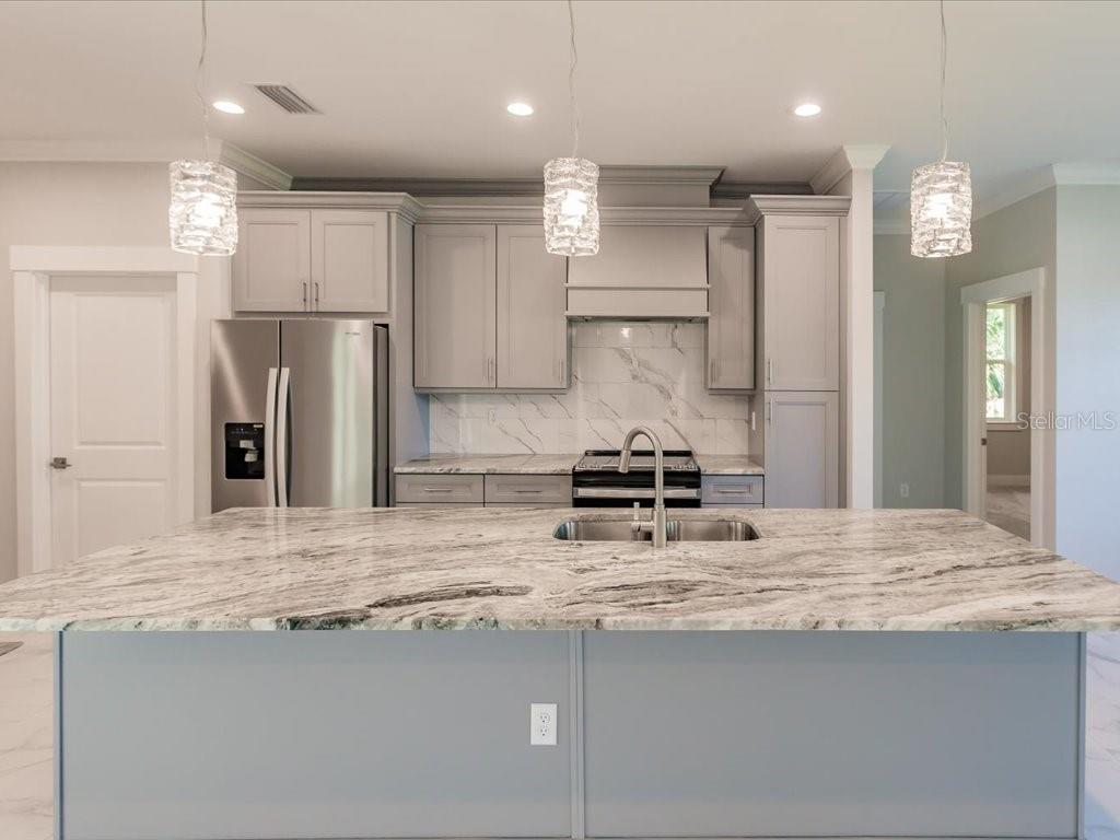 14422 CHAMBERLAIN BLVD, PORT CHARLOTTE, FL, 33953